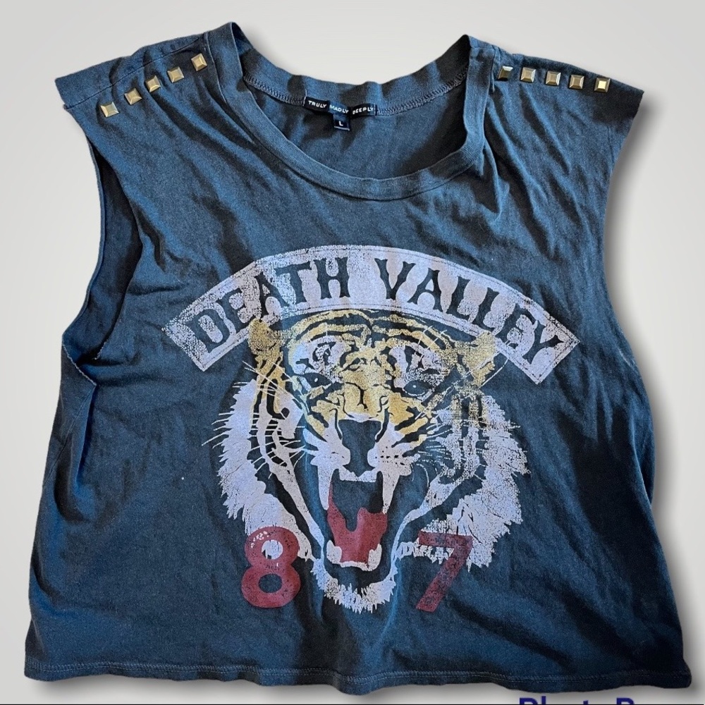 Truly Madly Deeply Tiger Death Valley gray muscle shirt tank studded
